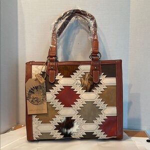 NWT Conceal Carry Western / Southern  Brown & Red Aztec Pattern Cow hair Lg Tote